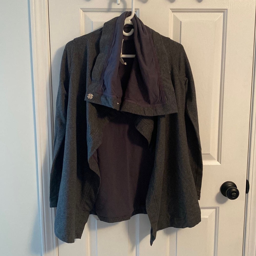 EUC Lululemon Savasana Wrap Dark Grey Size 2